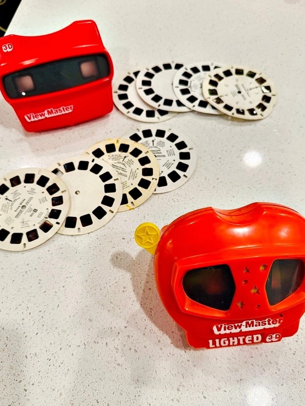 View-Master Lighted 3-D Viewer Red - Picture 2 of 5